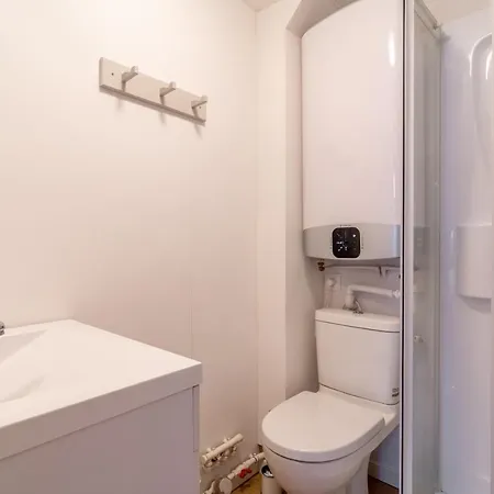 In The Heart Of Central Nice Functional And Cozy Studio For 1pers